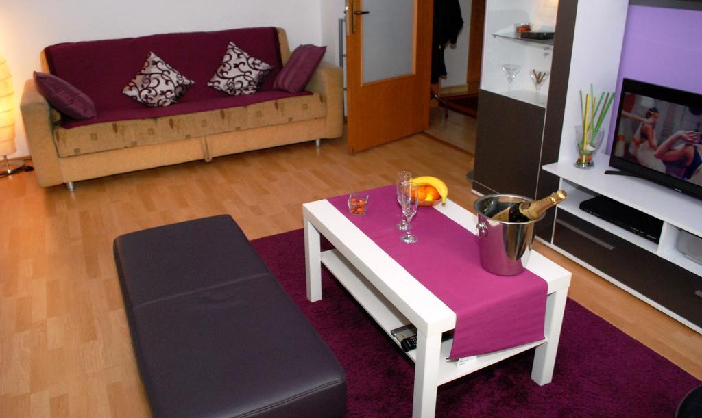 Sunny Old Town Apartments Bukarest Exterior foto